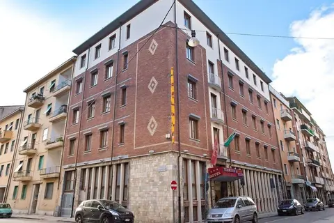 Terminus & Plaza in Pisa, foto 2