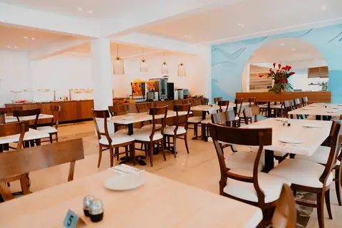 Penelope Beach Hotel in Παραλίμνι — foto 6