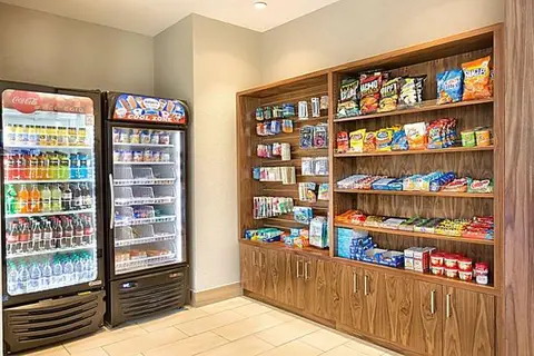Holiday Inn Express & Suites S Lake Buena Vis in Kissimmee — foto 25