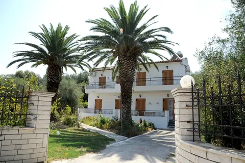 Captain's Studios & Apartments in Δημοτική Ενότητα Λευκιμμαίων — foto 22
