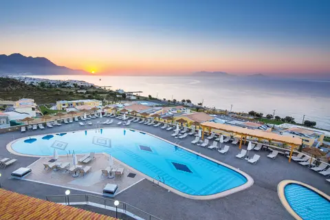 Grand Blue Beach Hotel in Καρδάμαινα — foto 13