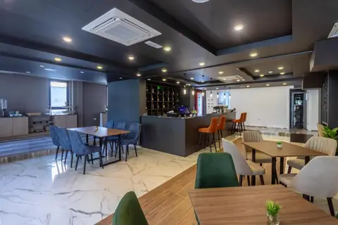 N Hotel in Sutomore — foto 14