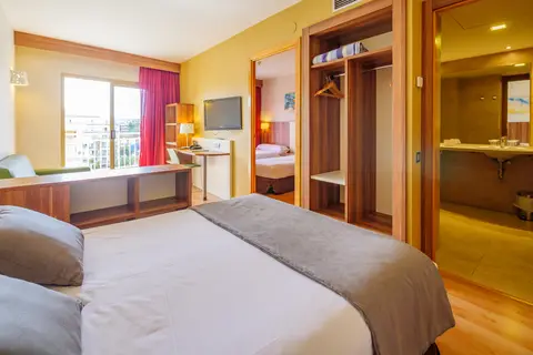 Golden Avenida Suites in Salou — foto 8