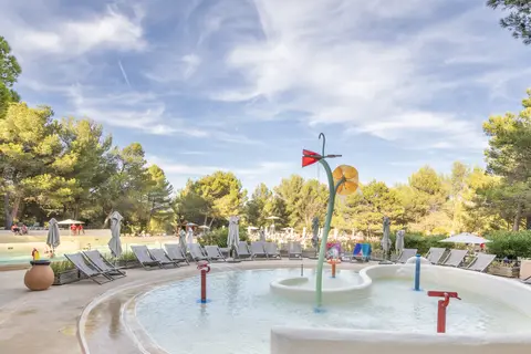 Pont Royal En Provence in Mallemort — foto 6