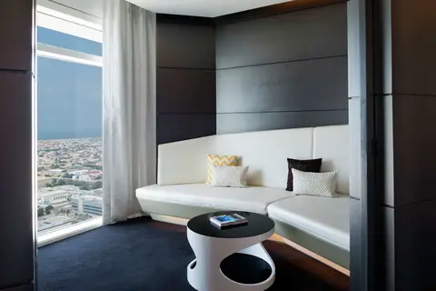 V Hotel Dubai Curio Collection by Hilton in دبي — foto 27