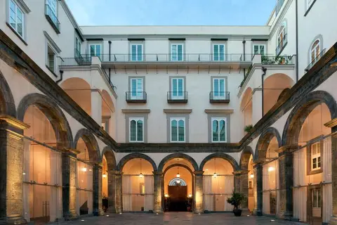 Palazzo Caracciolo Napoli in Napels