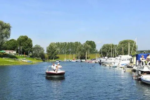 Recreatiepark Rhederlaagse Meren foto 20