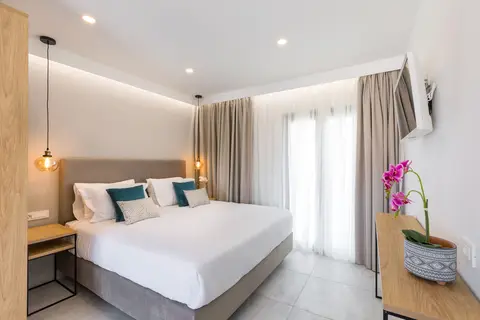 V Luxury Suites in Παλιούρι — foto 22