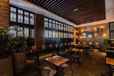 Amwaj Rotana in JB Gastropub — foto 18