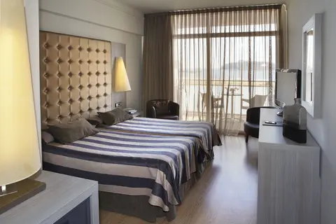 Hotel Panorama in Torroella de Montgrí — foto 24