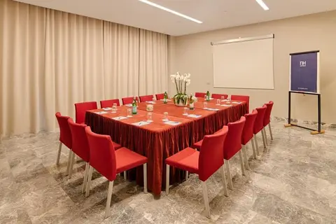 NH La Spezia in Gardone Riviera — foto 12