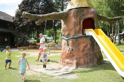 Arden Parks Petite Suisse in Manhay — foto 8