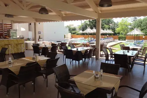 Sunday Hotel in Ιαλυσός — foto 6