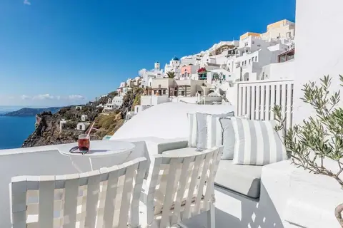 On The Rocks in Thira Municipal Unit, foto 7
