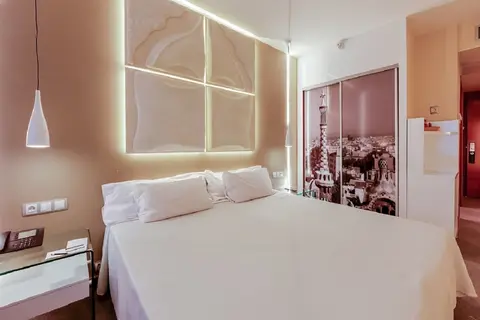 Evenia Rosselló in Barcelona — foto 23
