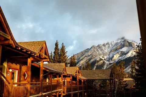 Buffalo Mountain Lodge in Banff