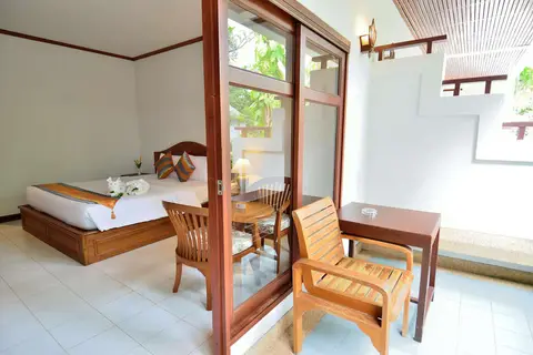 First Bungalow Beach Resort in บ้านเฉวง — foto 17