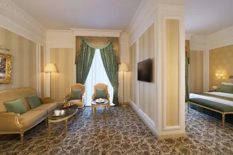 Royal Rose Abu Dhabi, a Curio Collection by Hilton Affiliated Hotel in الدَّانَةْ — foto 25