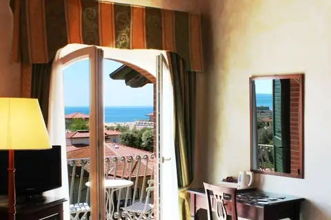 Hotel La Pigna in Pietrasanta — foto 9
