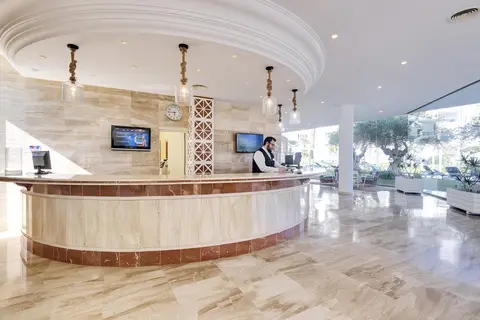 Tropic Garden Hotel & Apartments in Santa Eulària des Riu — foto 8