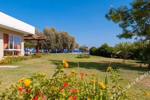 Stafilia Beach in Λάρδος — foto 29