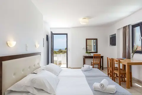 Golden Bay Hotel & Bungalows in Δημοτική Ενότητα Γουβών — foto 12