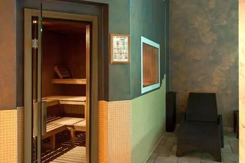 Hotel Leonardo Da Vinci Erba in Erba — foto 10