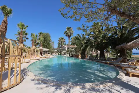 Nusa Suites & Villas in Pallini Municipal Unit, foto 12