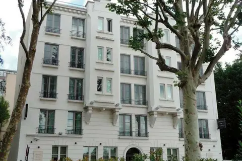 Hotel de la Jatte in Neuilly-sur-Seine — foto 13