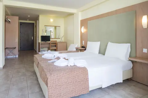 Hotel Punta in Καλύβια — foto 30