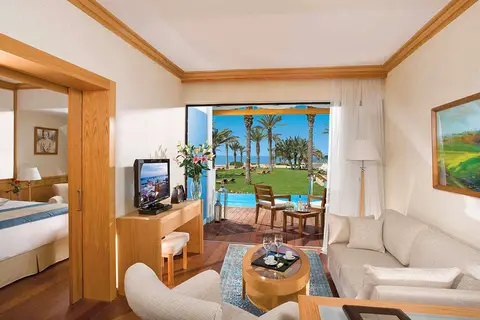 Constantinou Bros Asimina Suites Hotel in Geroskipou — foto 4