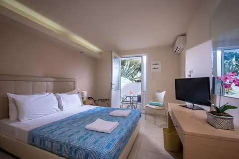 Anissa Oasis Beach in Chersonisos Municipal Unit, foto 4
