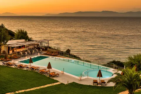 Niforeika Beach in Δημοτική Ενότητα Δύμης — foto 4