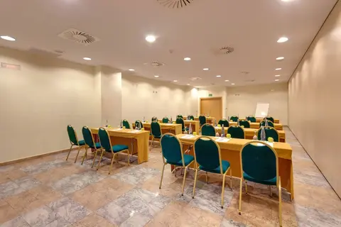 Ramada by Wyndham Valencia Almussafes in Almussafes — foto 13