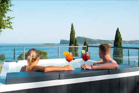 Vacanze Glamping Boutique in San Felice del Benaco — foto 8