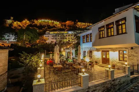 Hotel Kastro in Gjirokastra — foto 25