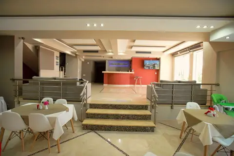 Sun & Sea Luxury Hotel in Πέτρα — foto 8