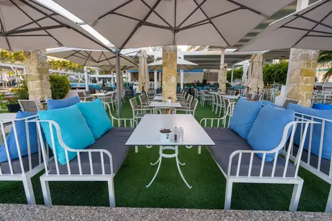 Flamingo Paradise Beach Hotel in Παραλίμνι — foto 20