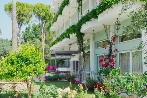 Paloma Blanca Hotel in Κάτω Κορακιάνα — foto 18