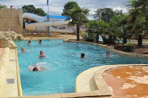 Camping La Vallée De Deauville in Saint-Arnoult — foto 9