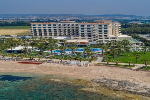 Aquamare Beach & Spa in Paphos — foto 21
