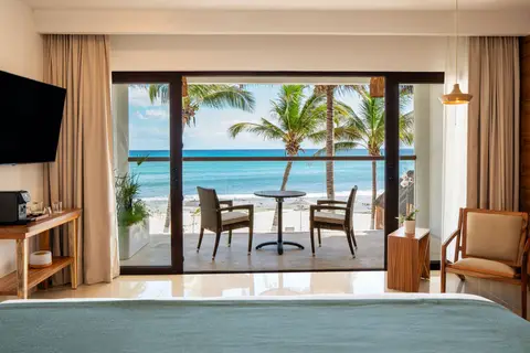 The Beachfront by The Fives Hotels in Playa del Carmen — foto 2