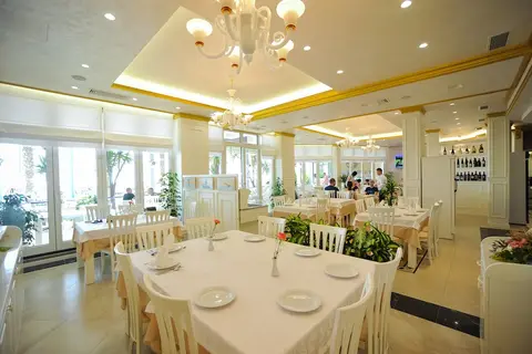 Iliria Internacional Hotel in Durres — foto 22