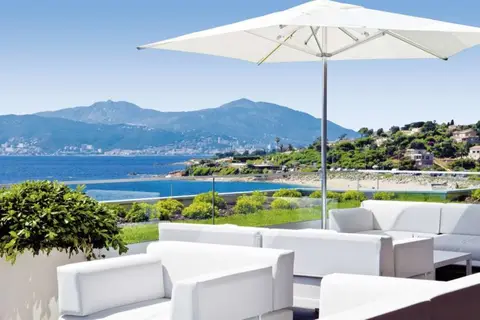 Radisson Blu Resort & Spa Ajaccio Bay in Albitreccia — foto 19