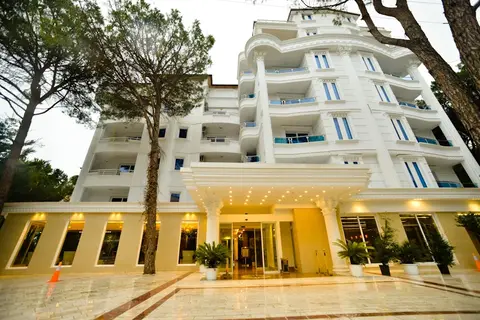 Fafa Beach Hotel in Golem — foto 11