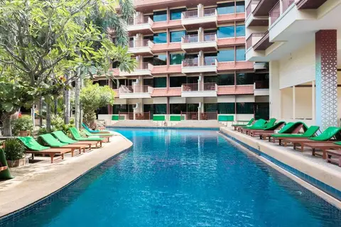 Baumanburi in Patong, foto 14