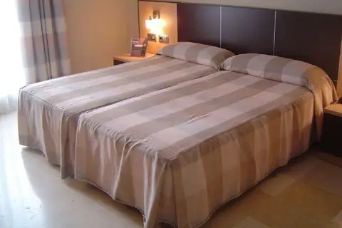Flamingo Hotel l'Ampolla in l'Ampolla — foto 21