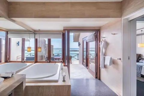 Taj Coral Reef Resort & Spa, Maldives in Nooraanee Shop, foto 11