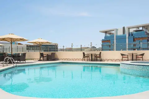 Howard Johnson Plaza By Wyndham Dubai in ديرة — foto 16