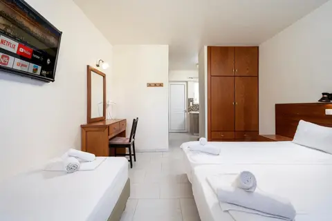 Mammis Beach Hotel in Καρδάμαινα — foto 22